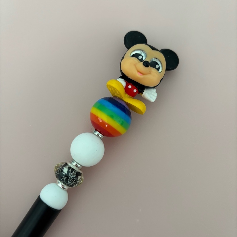 Disney Doorables: Mickey Mouse: Classic Mickey Mouse handmade beaded pen